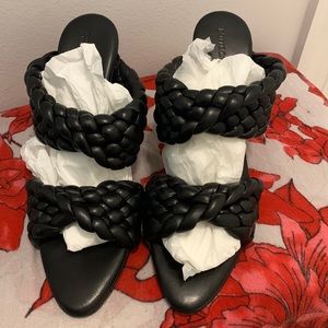 Bottega Veneta “ Lambskin Padded Interccio Nappa Lagoon”